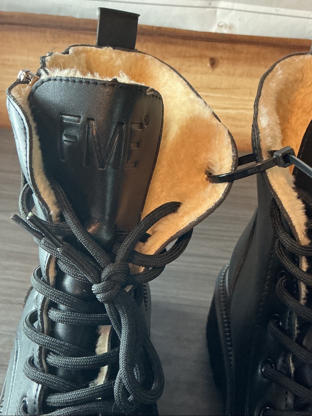 H&M Black Lace-Up Shearling-Lined Combat Boots Women’s Size 9 (40) NWT - Picture 7 of 9